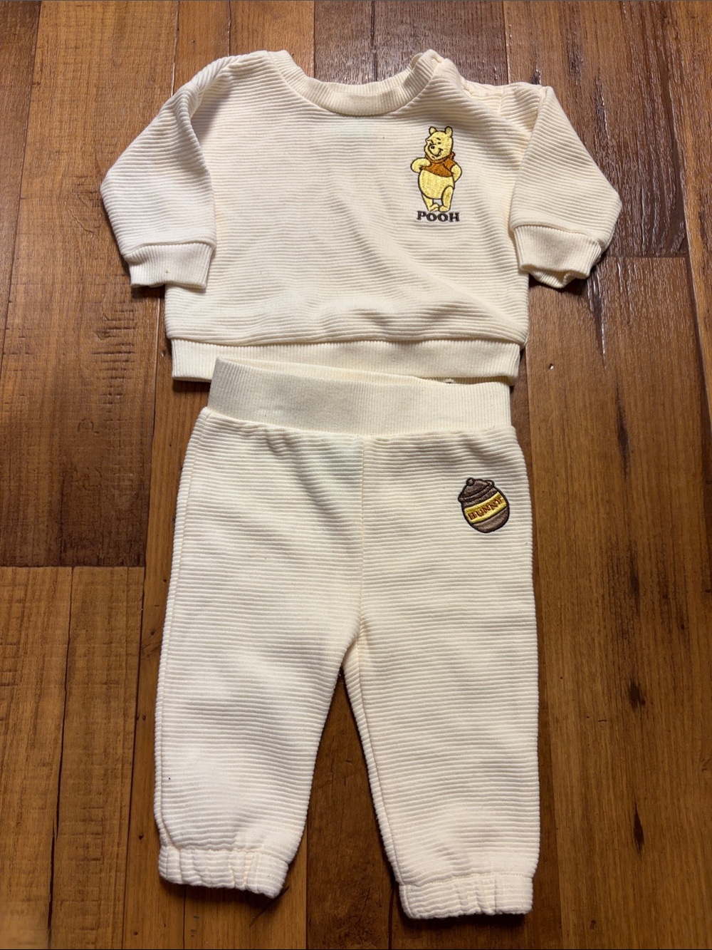 Winnie the Pooh Disney Matching Set Embroidered On Top & Pants Size 0-3 Months